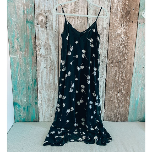 a.n.a Dresses & Skirts - a.n.a Floral Spaghetti Strap Dress Black Small